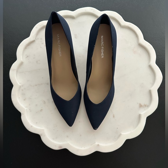 Marc Fisher Shoes - Women’s Marc Fisher Dark Navy Blue Block Heels Size 7M ~ 3 inches